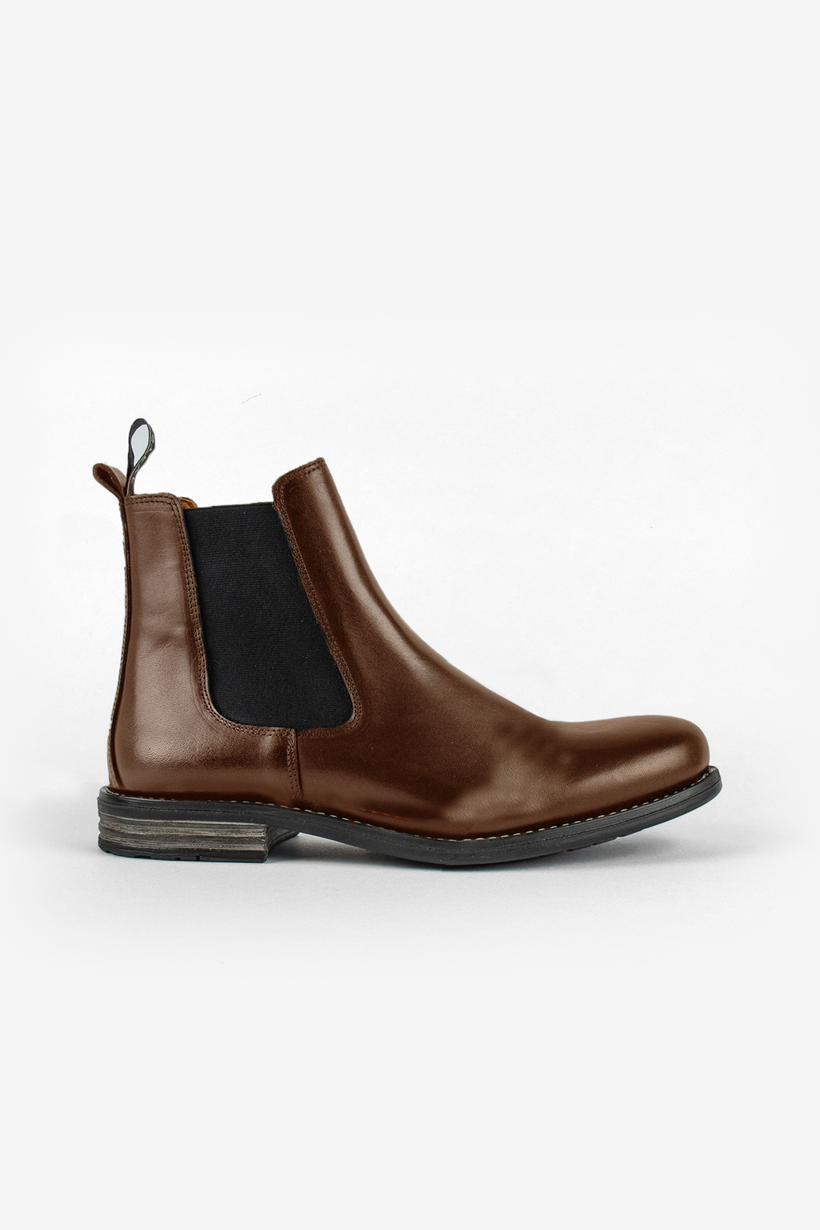 1790_56831b8334-cash-cognac-bg